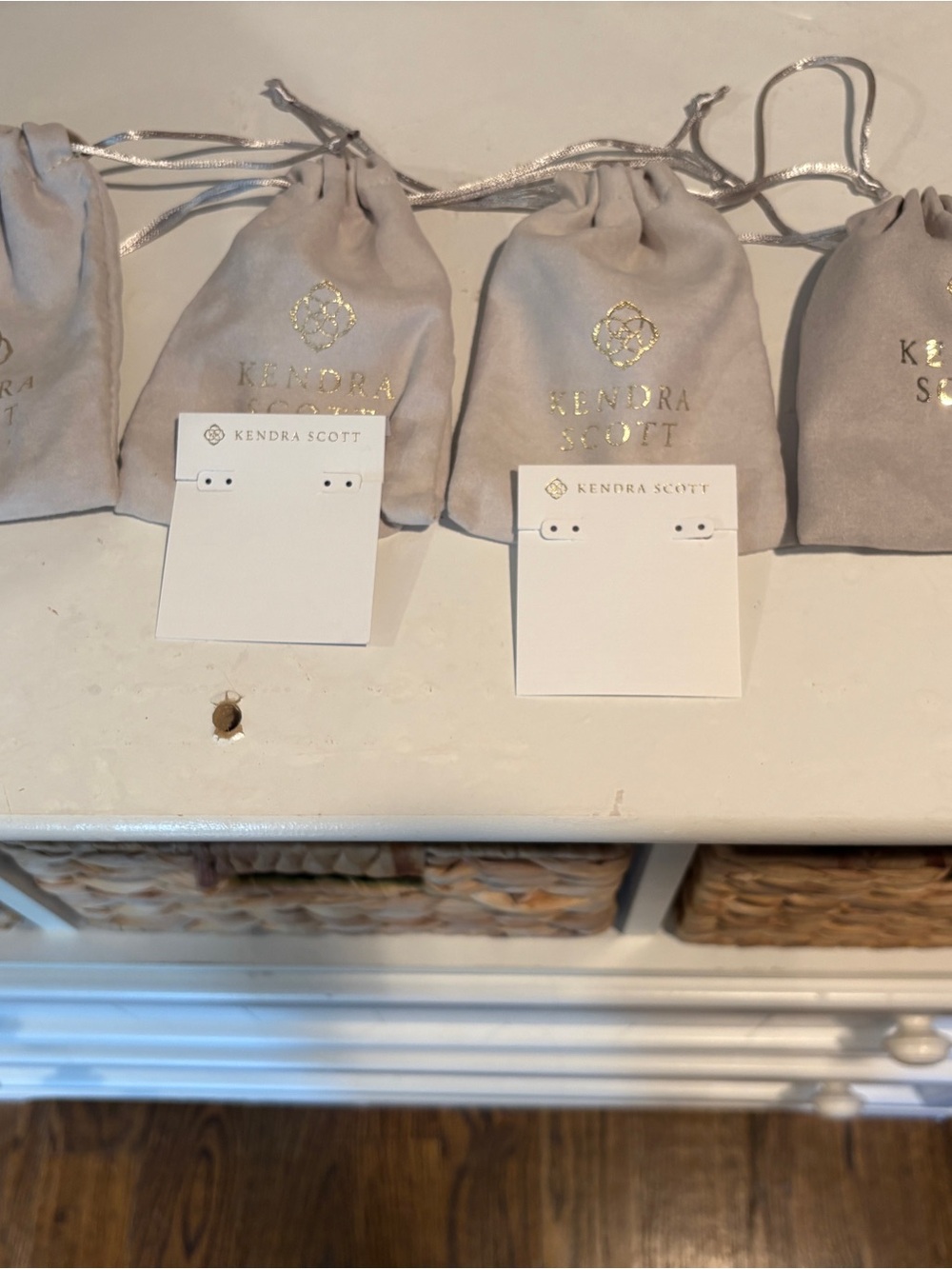 4 Kendra Scott Jewelry Pouches, 2 Cardboard jewelry holders